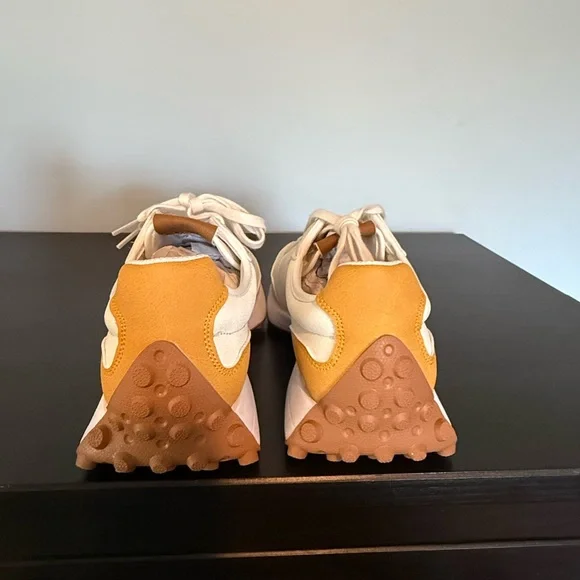 New Balance x CALIA: 327 Golf Sneakers, Women's 9, Dried Apricot NEW